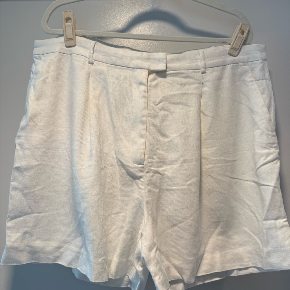 H&M Cream Shorts